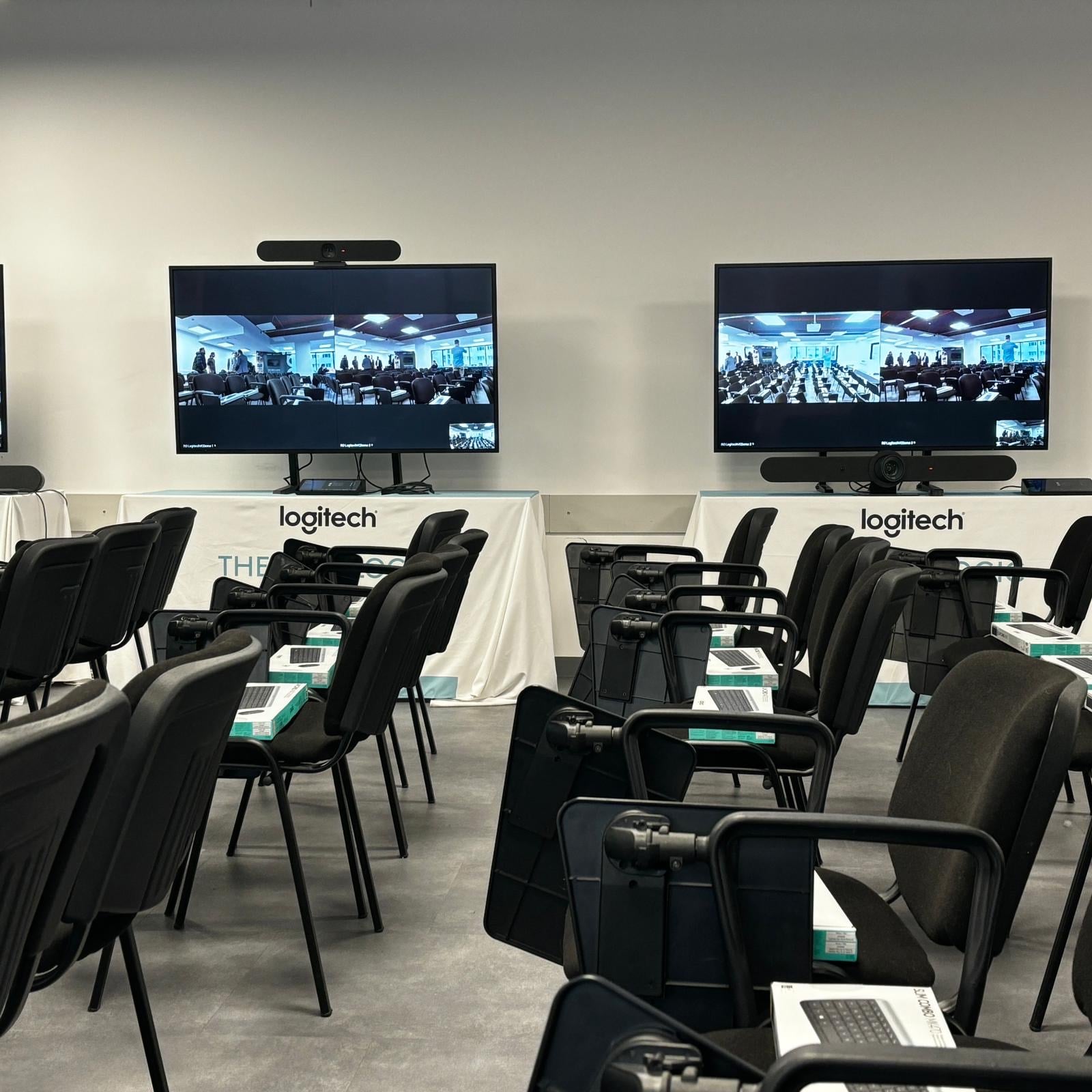Aplicații Practice în Istoria Digitală — Logitech & Microsoft